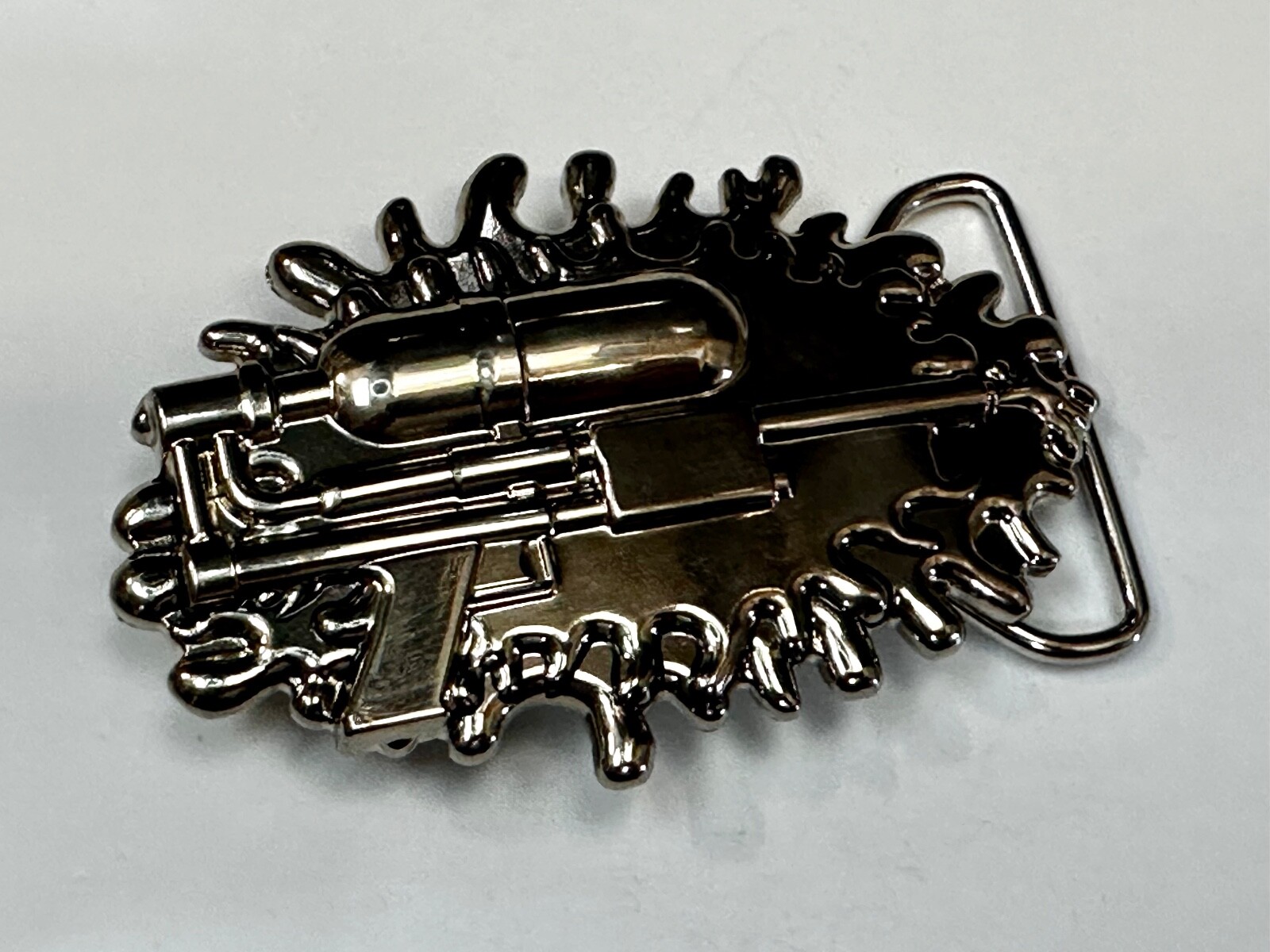 Water Squirt Gun – Alien Martian Shooter! Silver color 2005 SMC Gun Belt Buckle