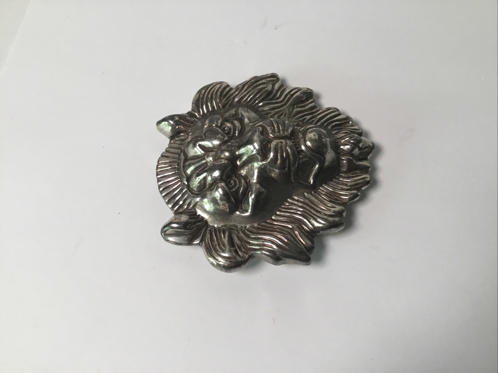 Lions Head Metal Heavy Belt Buckle 3.25” X 3.5”.