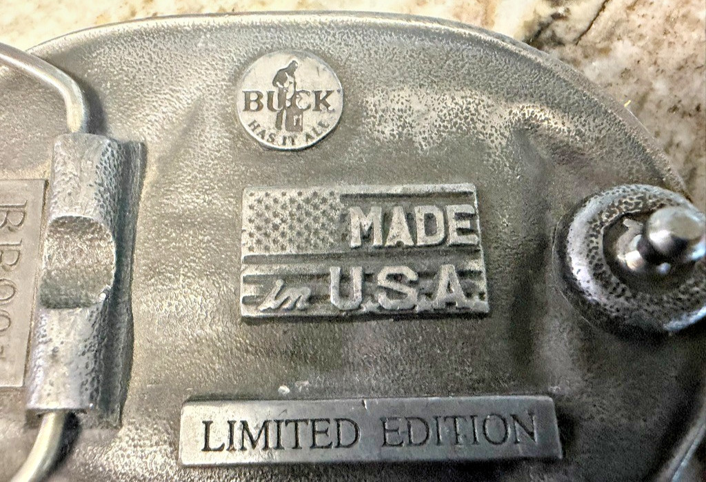 Vintage Buck Knives Limited Edition Belt Buckle BB901 Silver Green