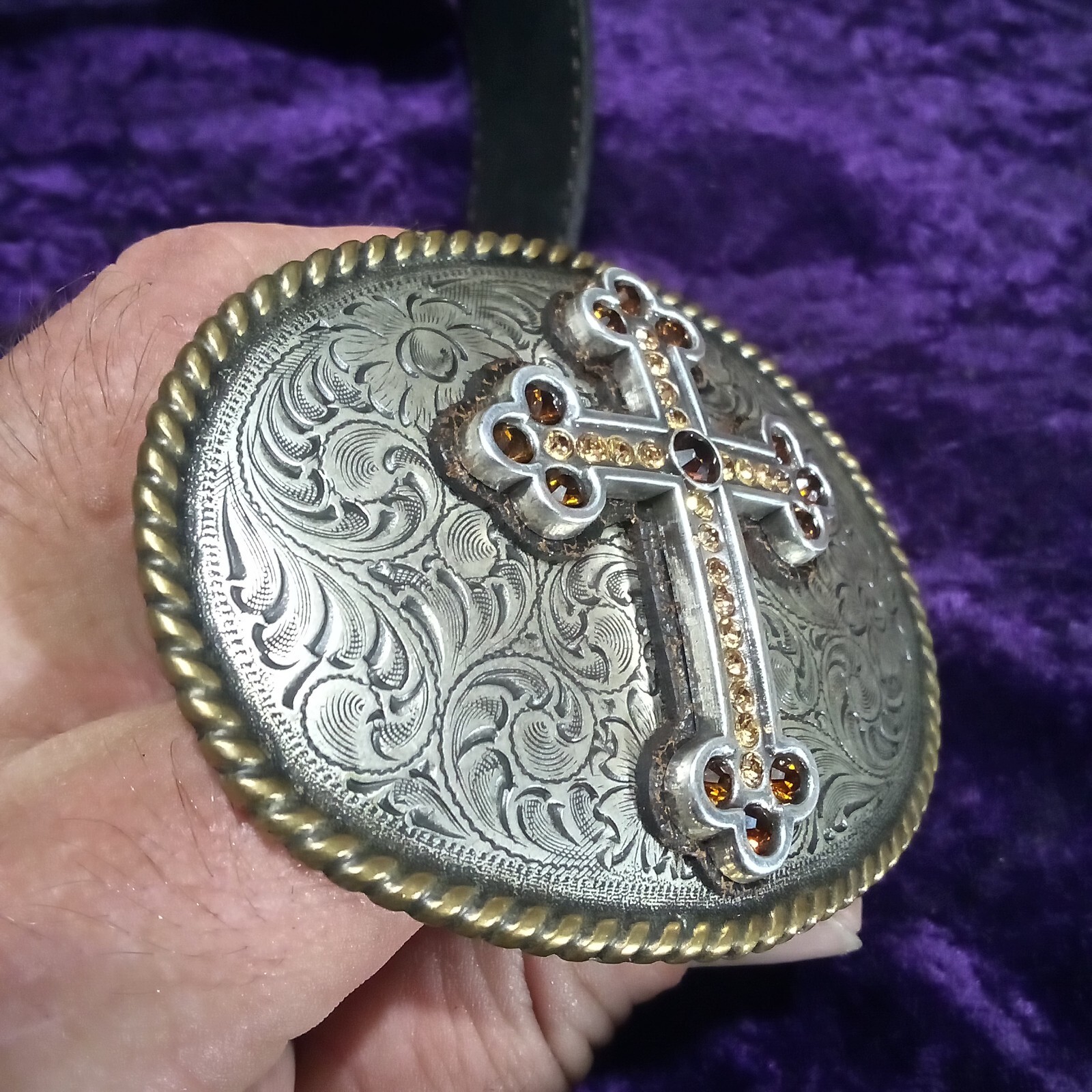 OVAL NOCONA RELIGIOUS CROSS CRYSTALS BELT & ETCHED BUCKLE 39&Prime; NICE!