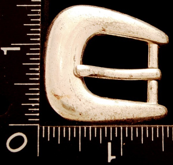 LL08143 VINTAGE ***HORSESHOE SHAPE*** SILVERTONE TONGUE TYPE BELT BUCKLE