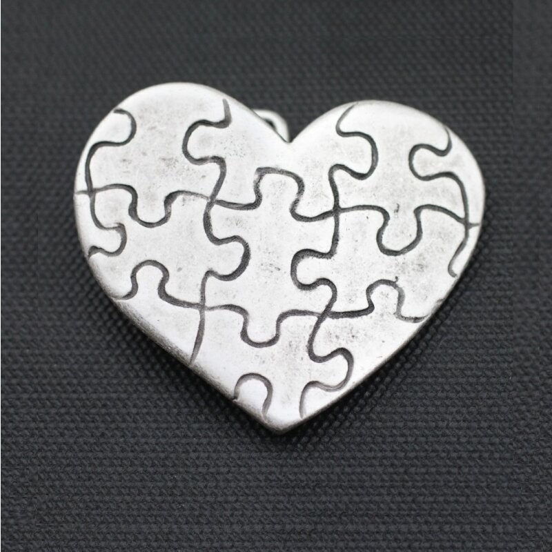 Metal Heart Puzzle Belt Buckle – Romantic Design, Classic and Modern