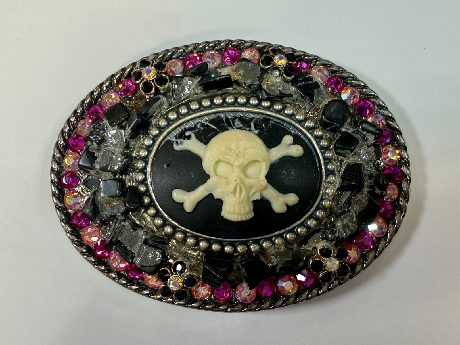 Skull Crossbones White Enamel Rhinestone Halloween Gothic Punk Vibe Belt Buckle