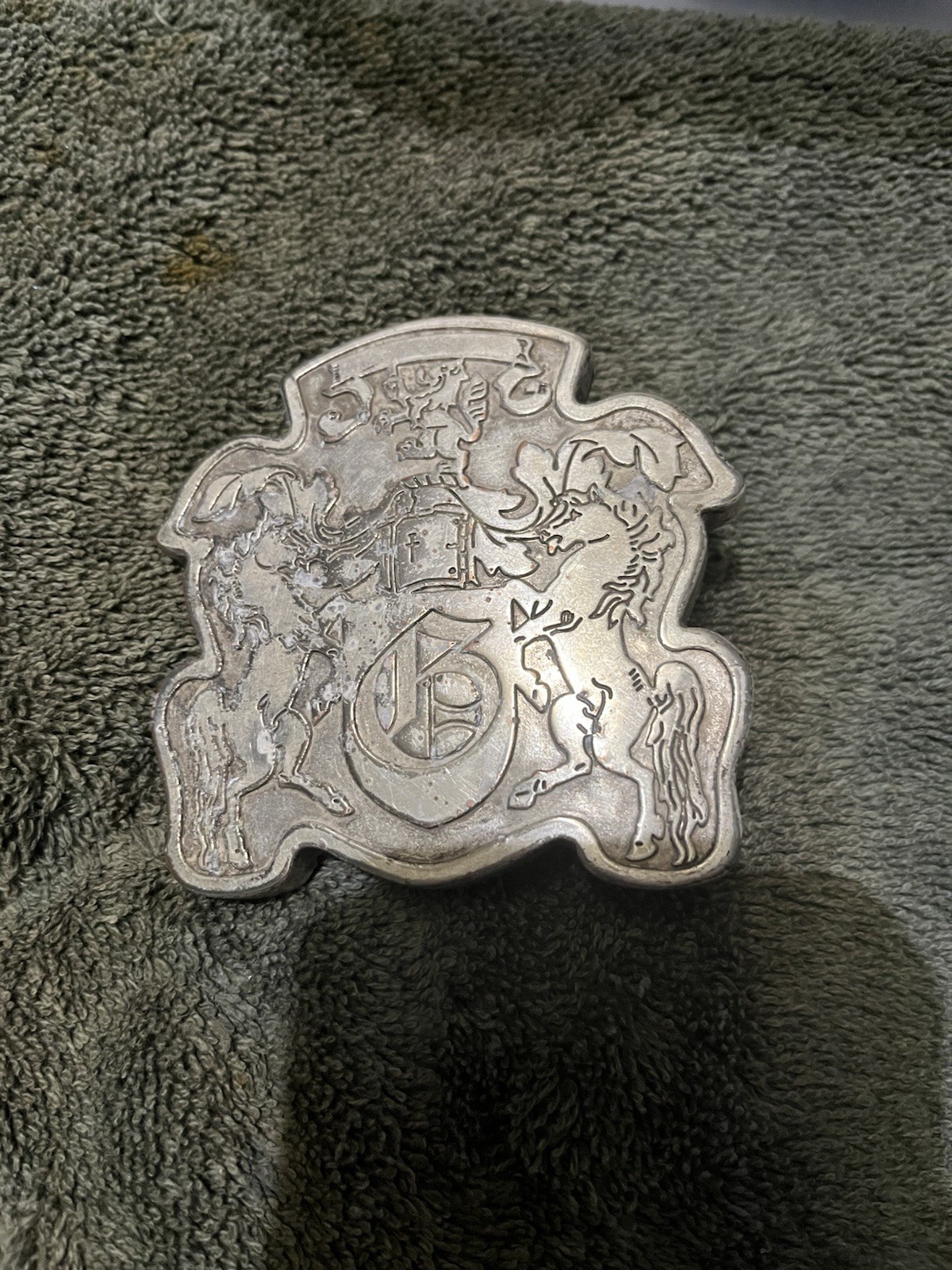 Silver Metal Heraldic Coat of Arms Crest Belt Buckle Antique Finish 1.5in