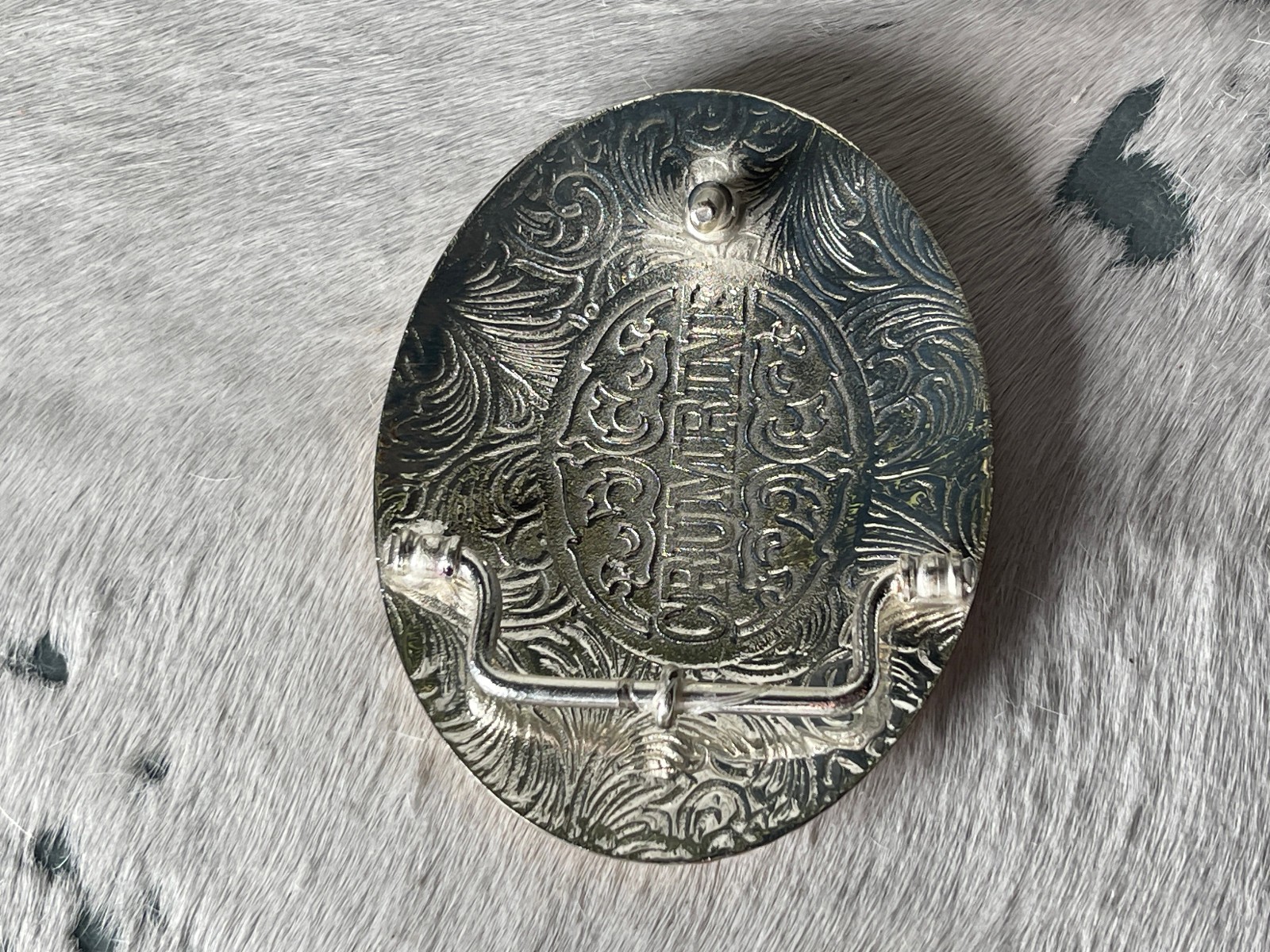 Crumrine Belt Buckle 3.75 x 3 in Horse Trio Oval Silver Engraved Gold 1.75