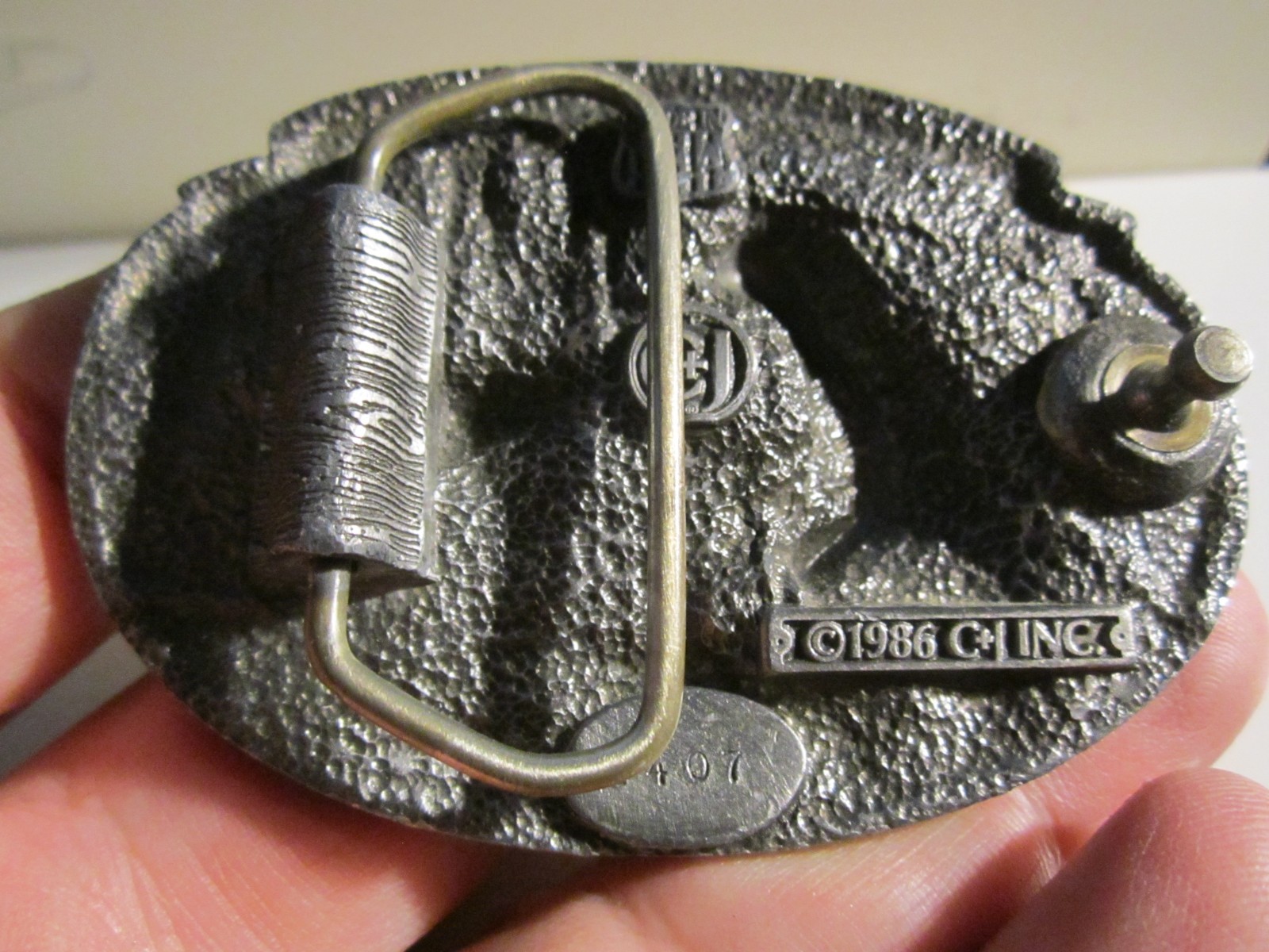 1986 GREAT SMOKY MOUNTAINS BLACK BEAR SCENE BELT BUCKLE HEAVY – GW-26