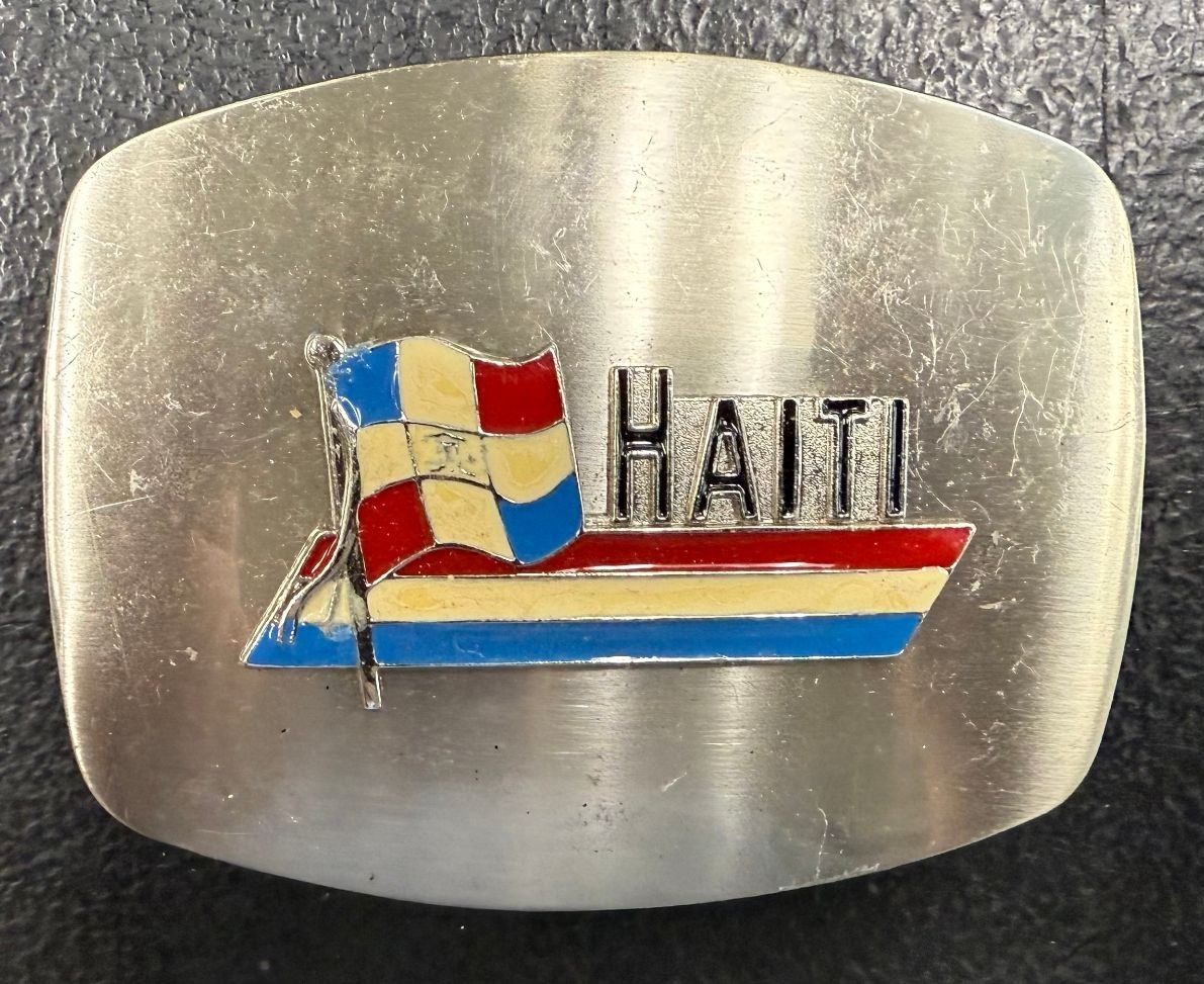 🌍 Haiti Flag Belt Buckle – Enamel Design on Brushed Metal