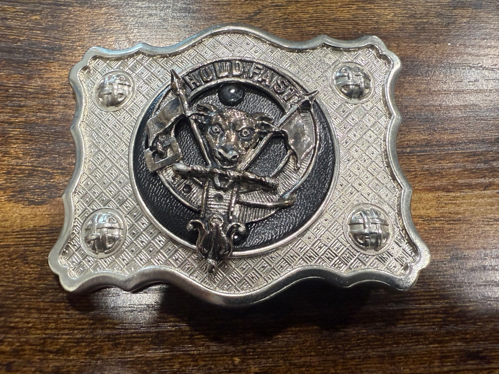 Art Pewter Johnstone Clan Crest Belt Buckle C36 Scottish with Sword Pin