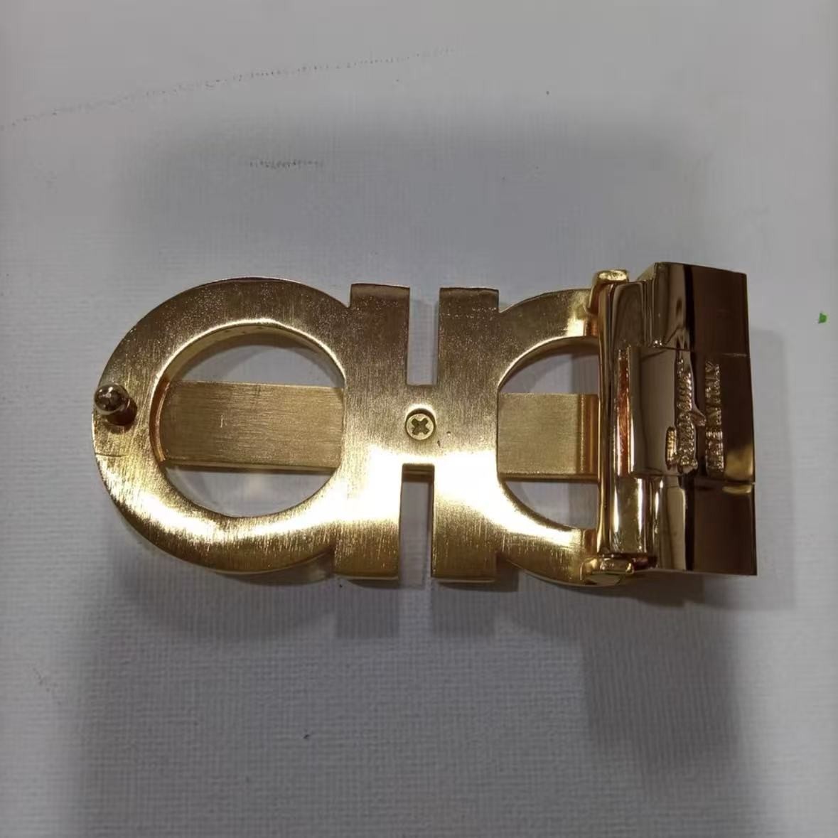 Ferragamo Men&rsquo;s Gold Double Gancini Copper Belt Buckle fits 3.4cm wide Belts