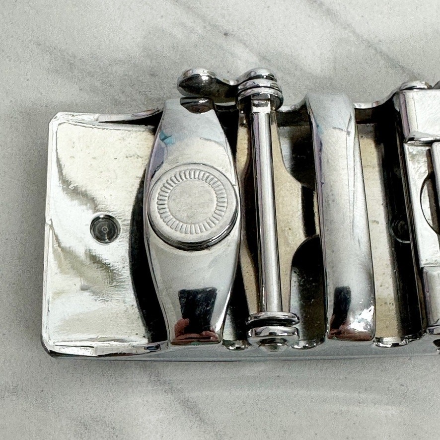 Black Silver Tone Diagonal Stripe Ratchet Belt Buckle