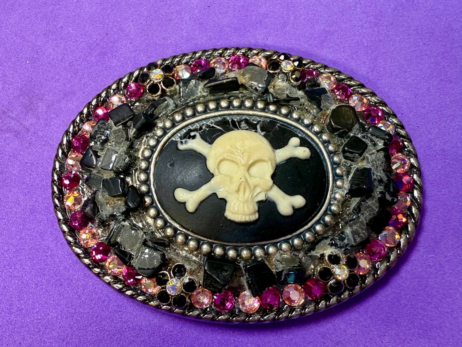 Skull Crossbones White Enamel Rhinestone Halloween Gothic Punk Vibe Belt Buckle