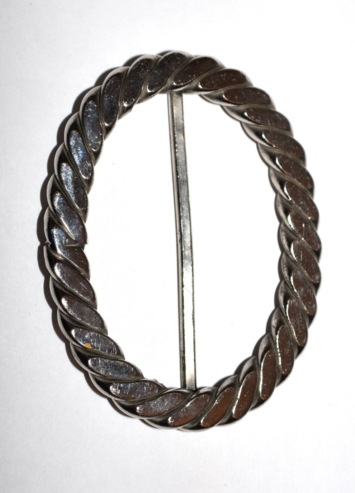 Twisted Rope Designed Silver Tone Oval Shaped Belt Buckle 3.25&Prime; Long 2.5&Prime; High