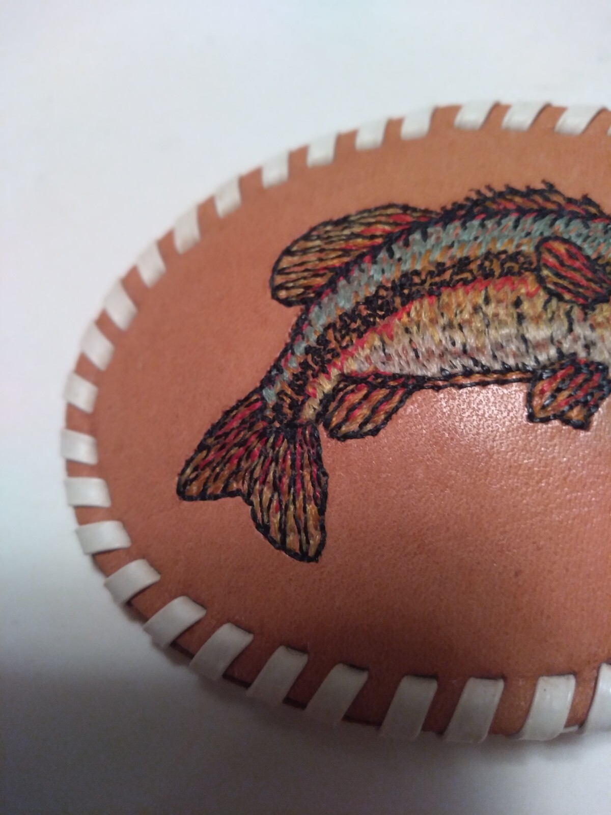 New Mens/Boys Tan Leather Fish Bass 4.5×3.0 Oval Laced Edge Belt Buckle