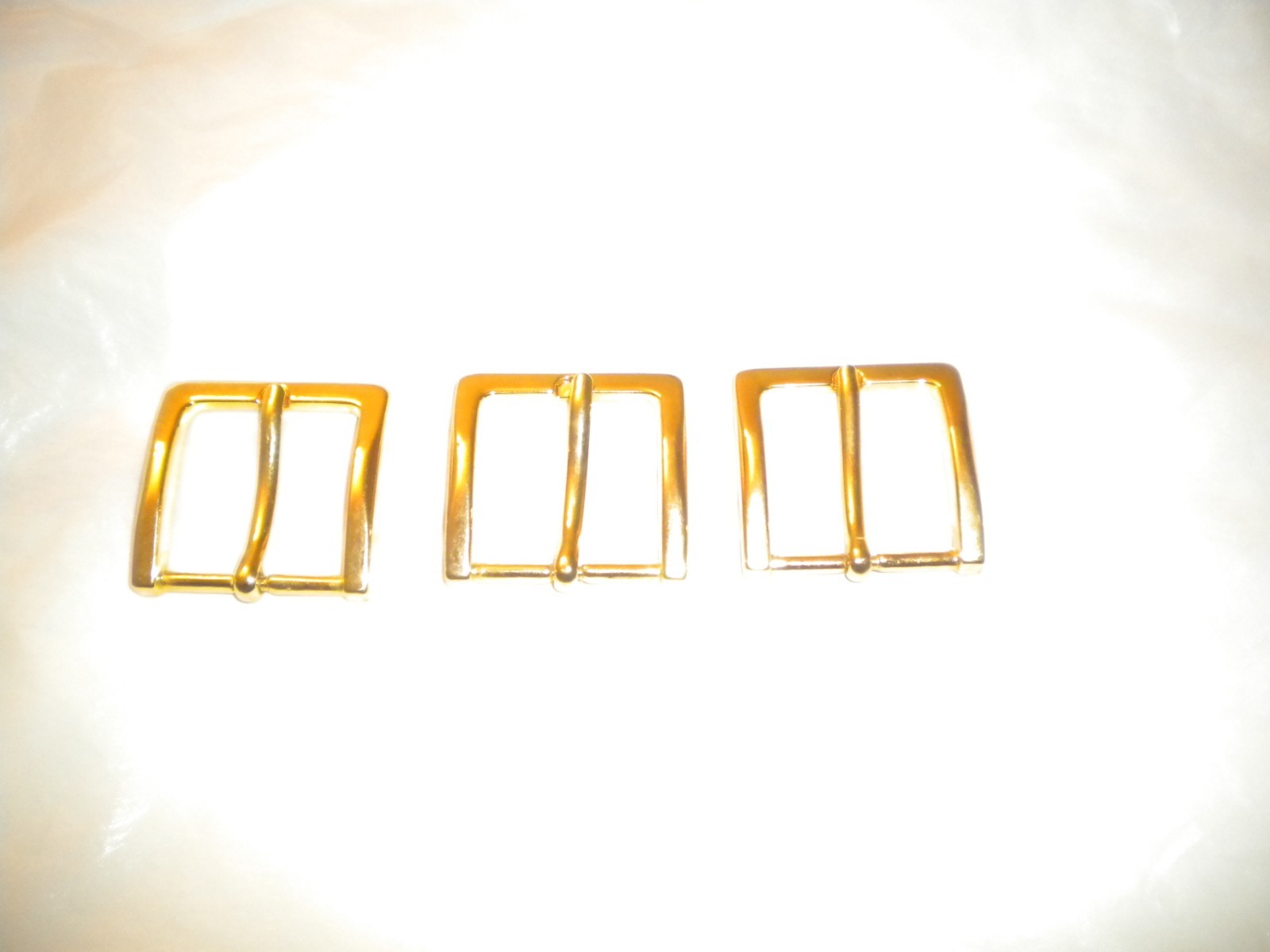 LOTS OF 50 GOLD COLOR REGULAR BUCKLE FOR 1 1/4 IN WIDE BELT WHOLESALE LOT
