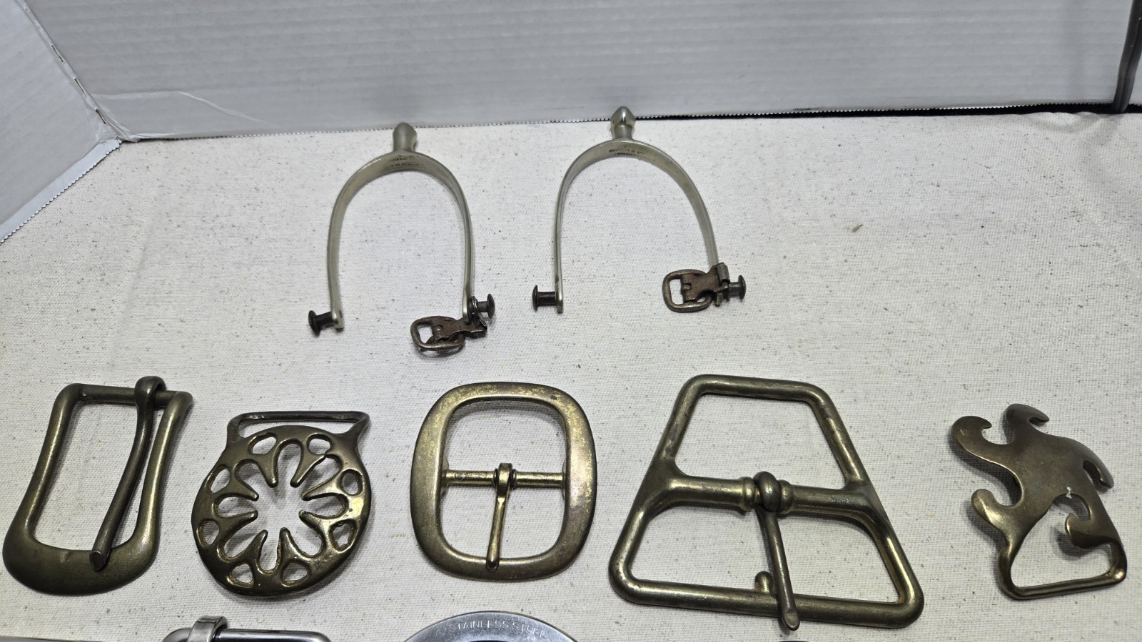 Mixed Lot 19 Belt Buckels Different Shapes And Sizes Some Vintage Also Vtg Spurs