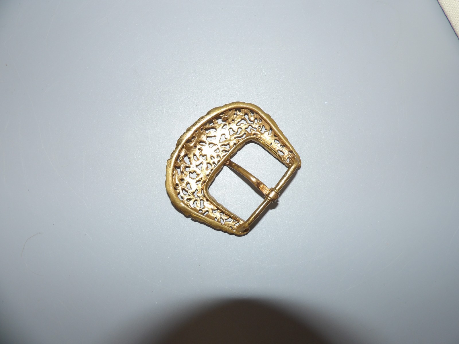 Belt Buckle, Ladies Vintage Filigreed 3&Prime; x 2 1/2&Prime; Fits 1 1/2&Prime; Wide Belt. Brass.