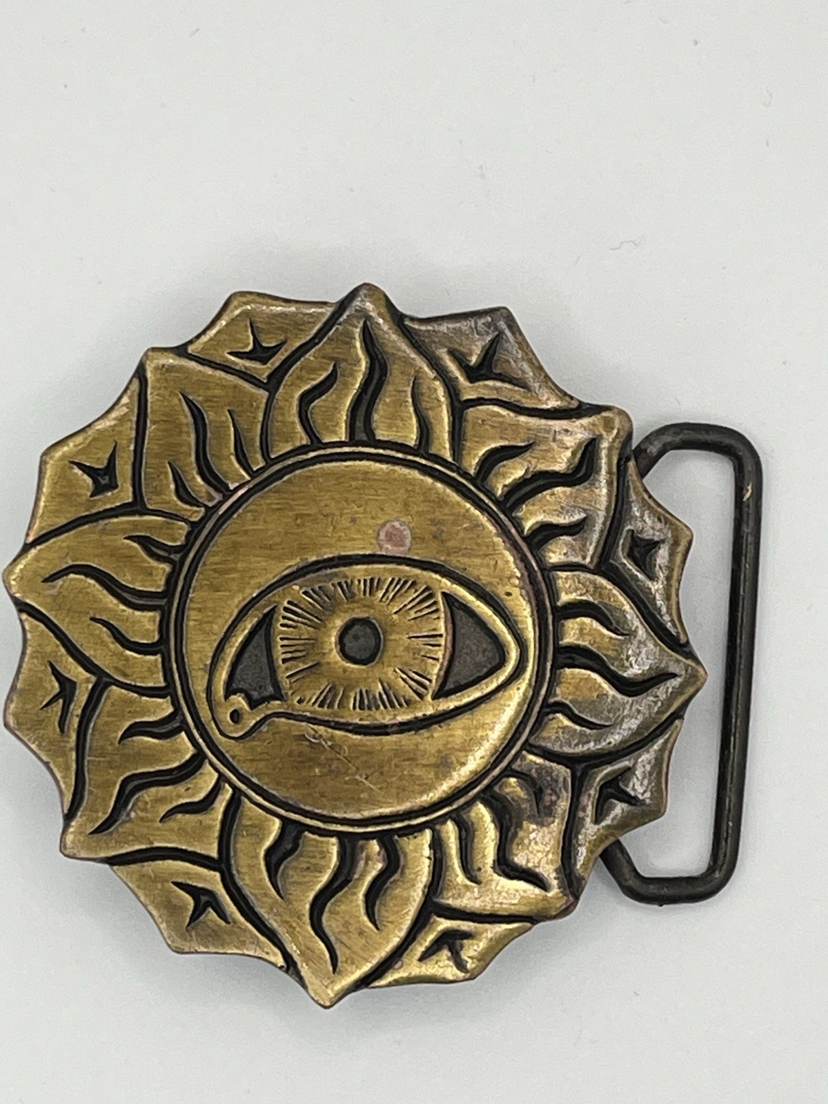 Vintage 1981 Willow Tree Mystic Eye Sun Belt Buckle Brass Tone 2.5”