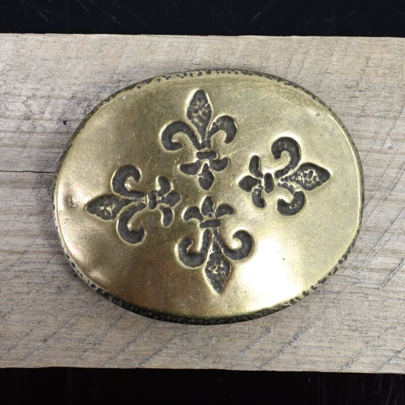 Fleur de Lys Quartet Belt Buckle in Antique Brass – Decorative Metal Buckle