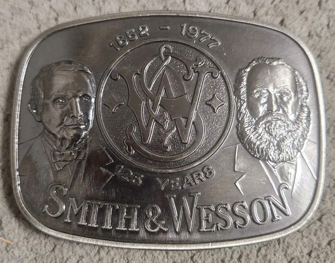 🔥 Rare Vintage 1977 Smith & Wesson 125-Year Belt Buckle Nice Condition