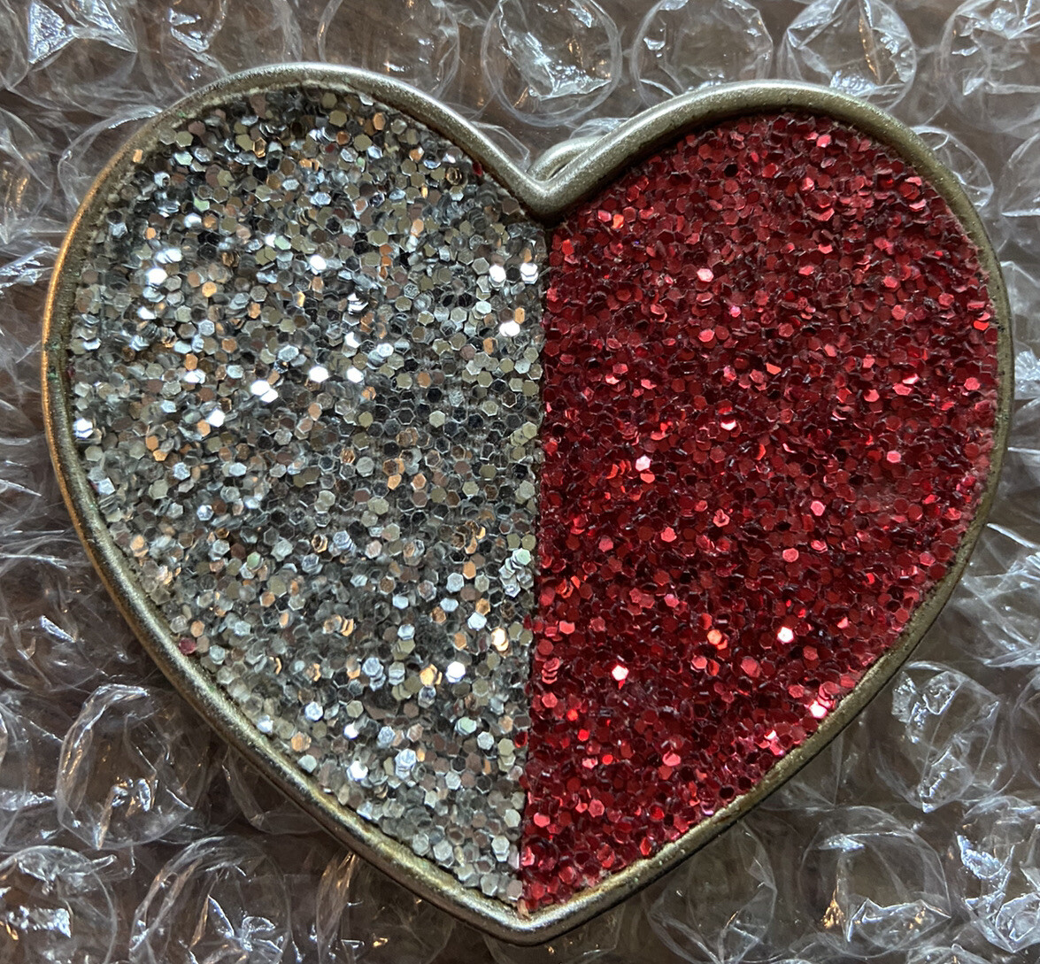 HEART SHAPED GLITTER RED WHITE BELT BUCKLE