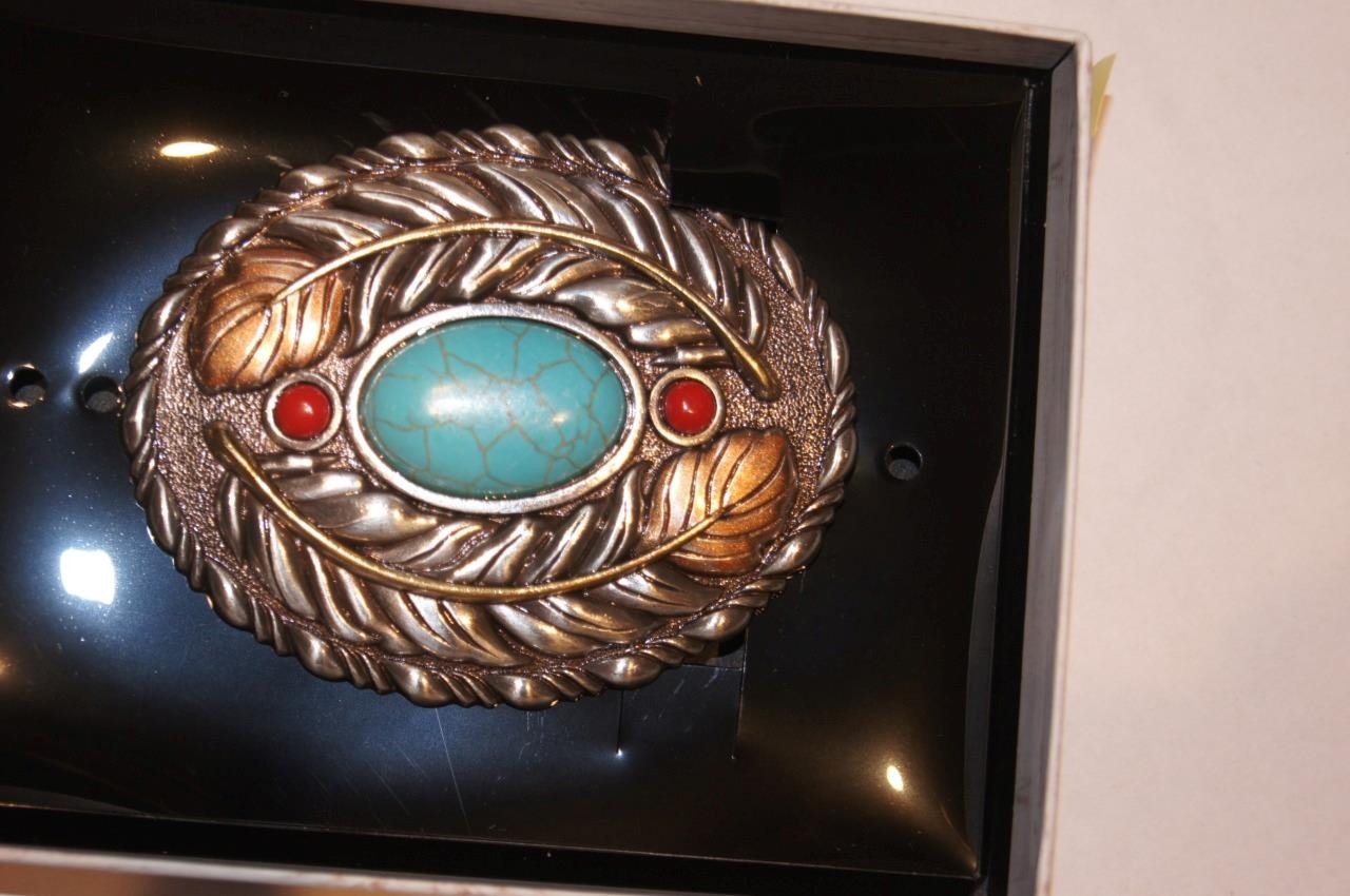 Blazin Roxx Western Belt Buckle Oval Turquoise Stone with Feathers 37961