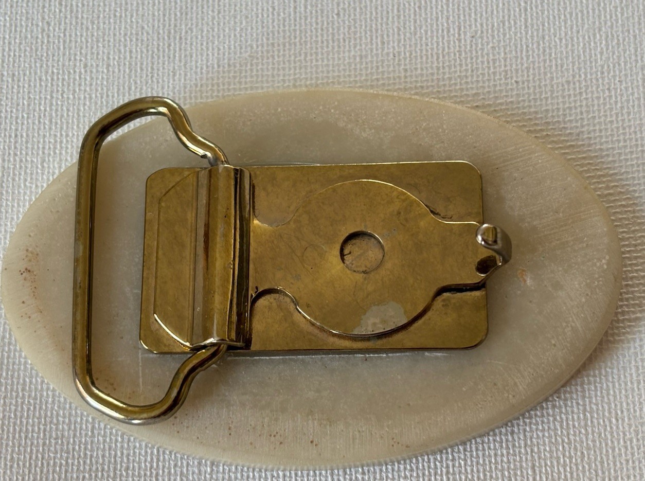 Vintage geese in flight carved belt buckle 3.5”x2.25” Stone Etched And Inked