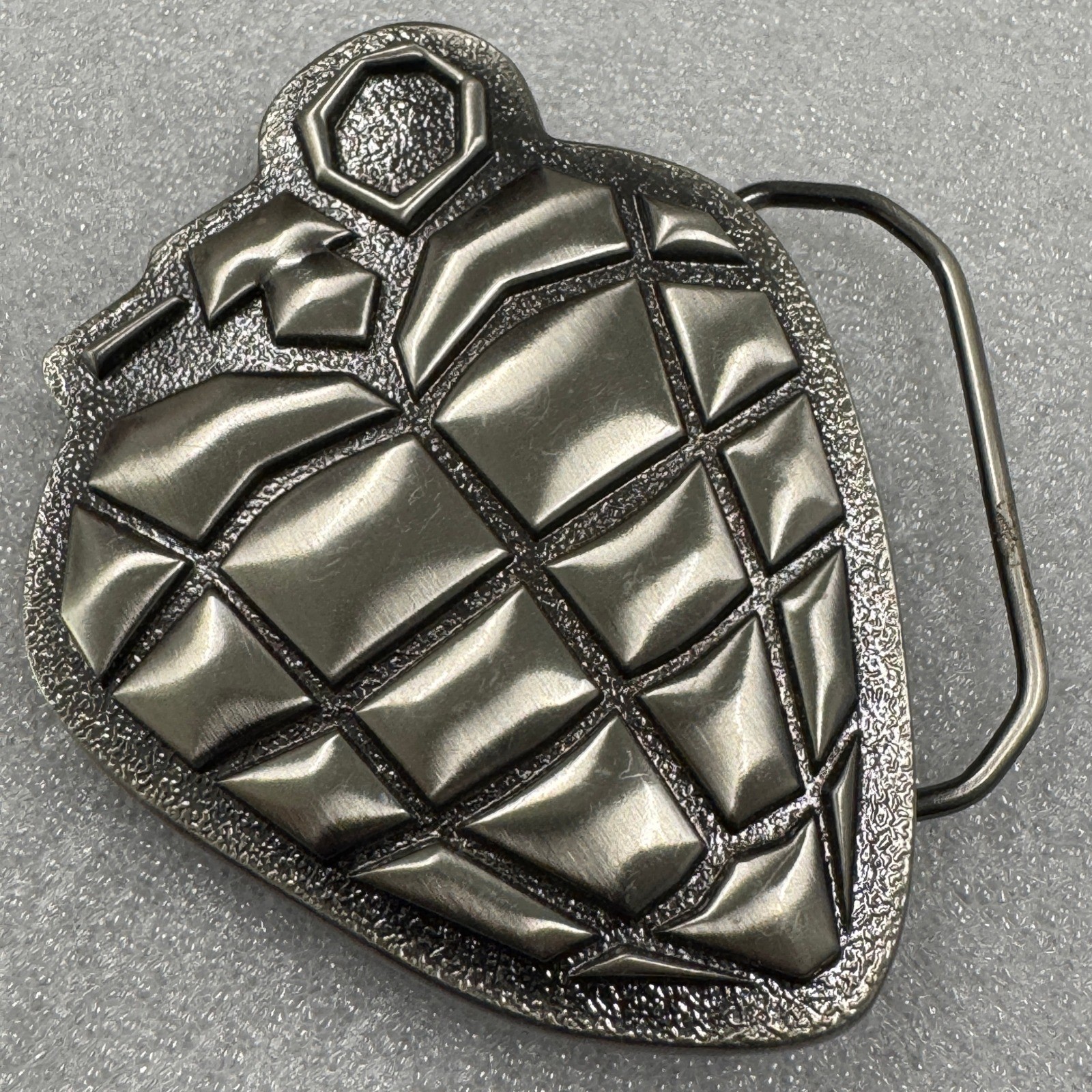 2004 Reprise Records Grenade Heart Belt Buckle Licensed Cinder Block Inc