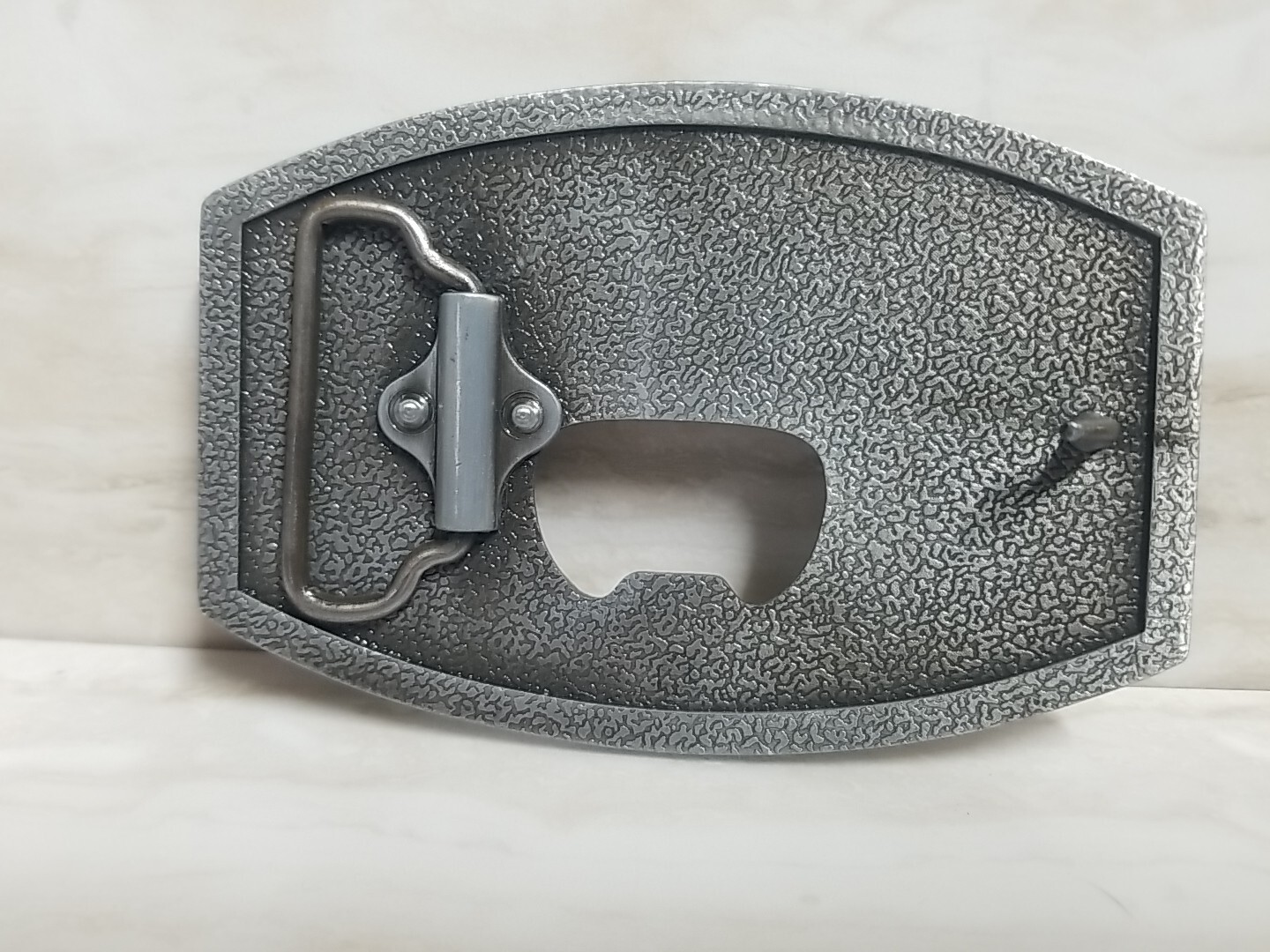 Lou&rsquo;s Bar BELT BUCKLE Poker & Liquor with Bottle Opener