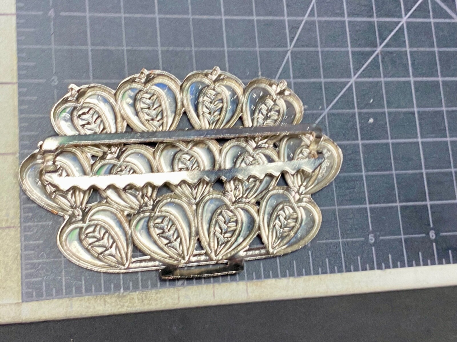 Unknown To Me! Red And Silver Color Heart Pattern. – Half Of Belt Buckle?