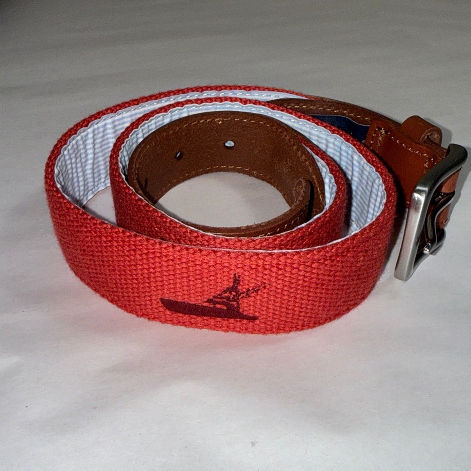 Vineyard Vines Jetty Red Cotton Leather Canvas Club sailboat size 32