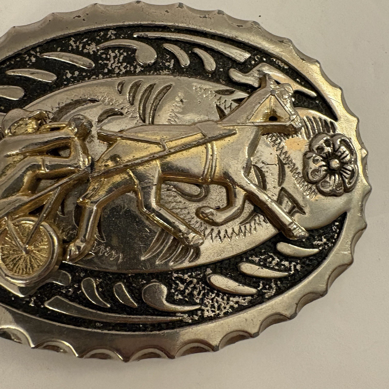 Race Horse Buckle,silver Plated Flower & Gold plated Moving Horse Rider