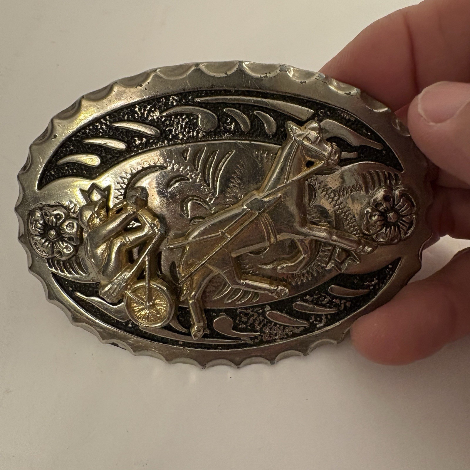 Race Horse Buckle,silver Plated Flower & Gold plated Moving Horse Rider