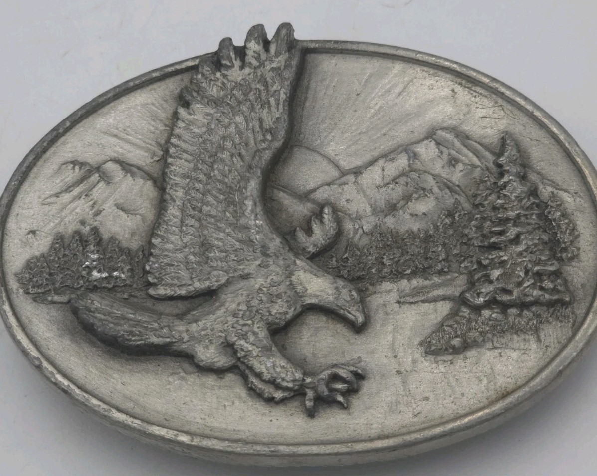 Vintage Siskiyou Eagle Belt Buckle Pewter Mountain Wildlife USA O-18