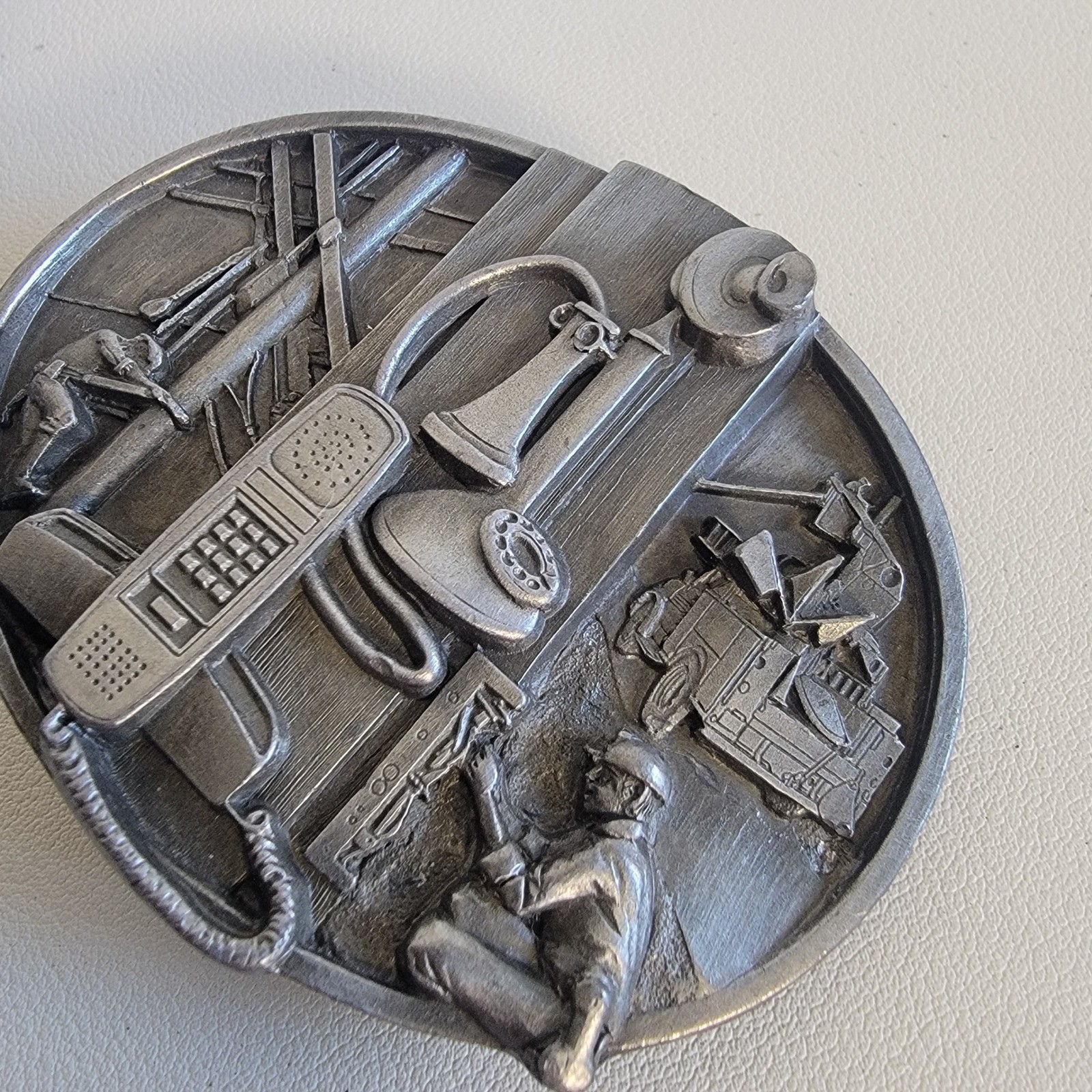 Vintage 1988 Siskiyou Pewter Belt Buckle Telephone Communications Lineman Z-50