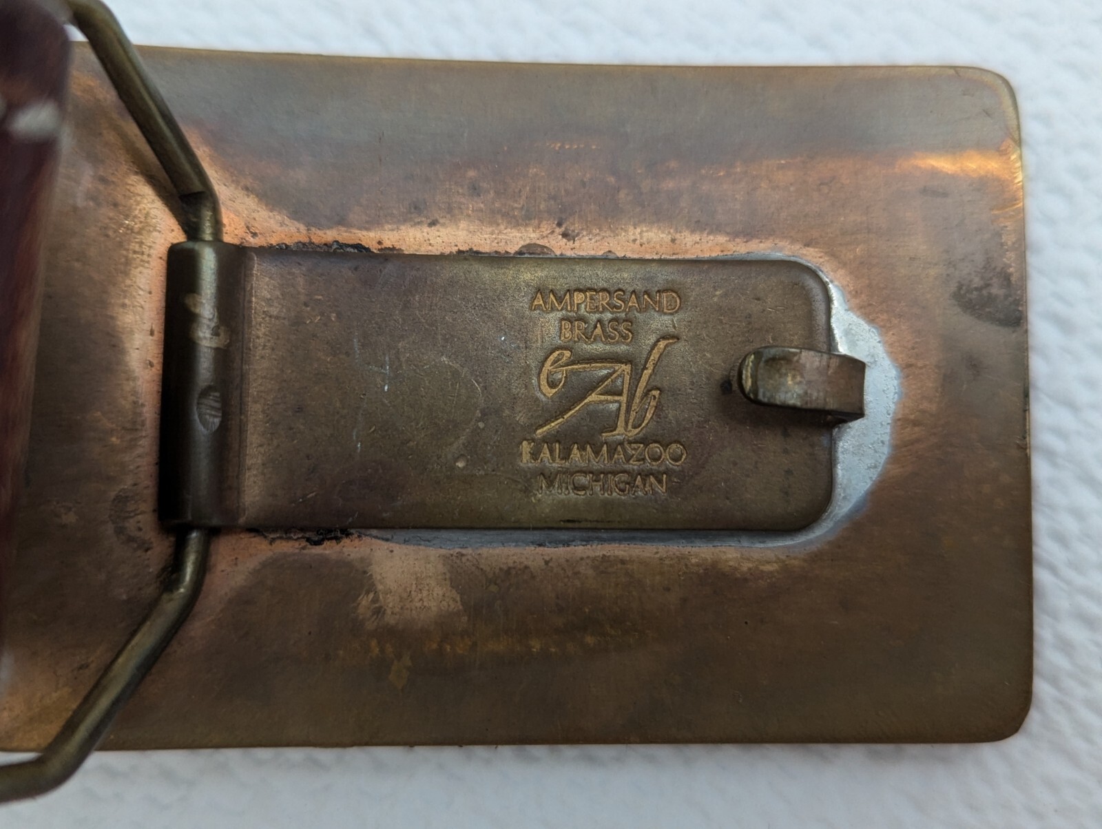 VTG Ampersand Brass Mixed Wood Belt Buckle Kalamazoo Michigan 1.5&Prime; Leather Strap