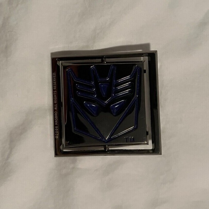 2006 TRANSFORMERS AUTOBOT DECEPTICON REVERSIBLE BELT BUCKLE HASBRO