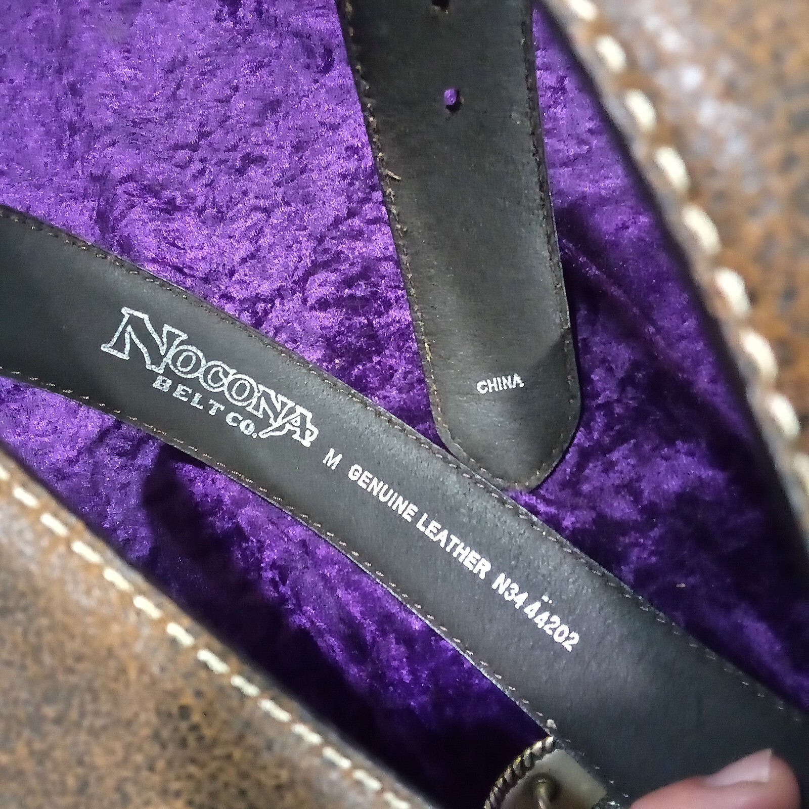 OVAL NOCONA RELIGIOUS CROSS CRYSTALS BELT & ETCHED BUCKLE 39&Prime; NICE!