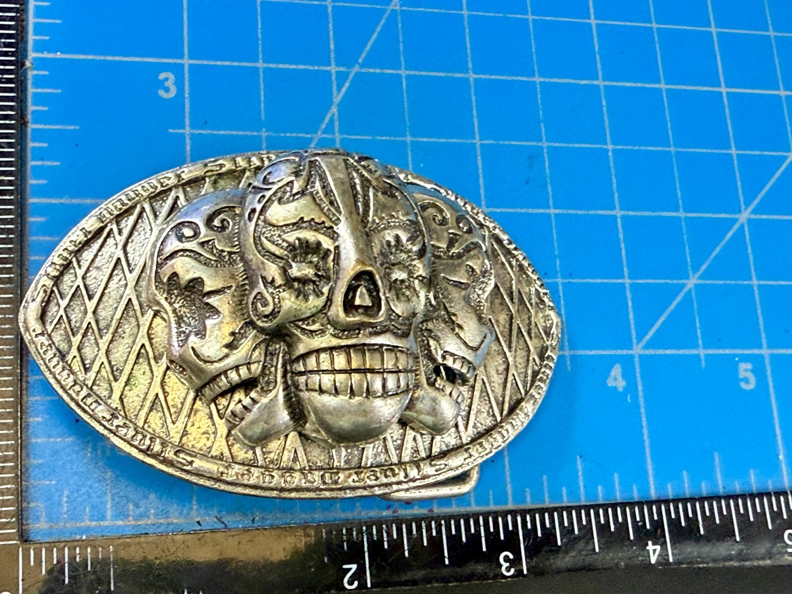 Three Sugar Skull Head Mexican Día de los Muertos Day of the Dead Belt Buckle