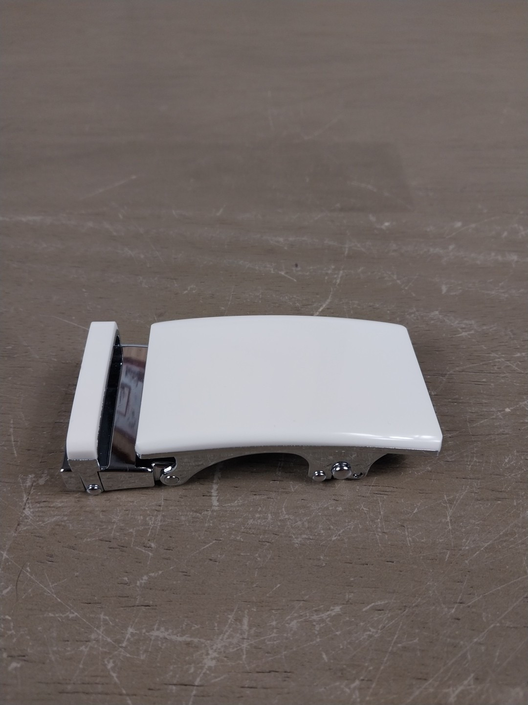 Chaoren Mens White Ratchet Belt Buckle 3-1/4 Long Fits 1-1/3-to-1-3/8 Belt