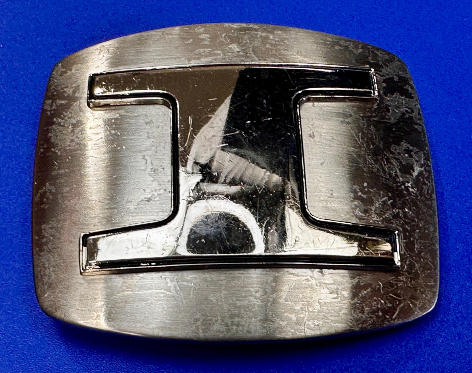 Custom Initial Block Letter I Silver Tone Outlined Reflective Retro Belt Buckle
