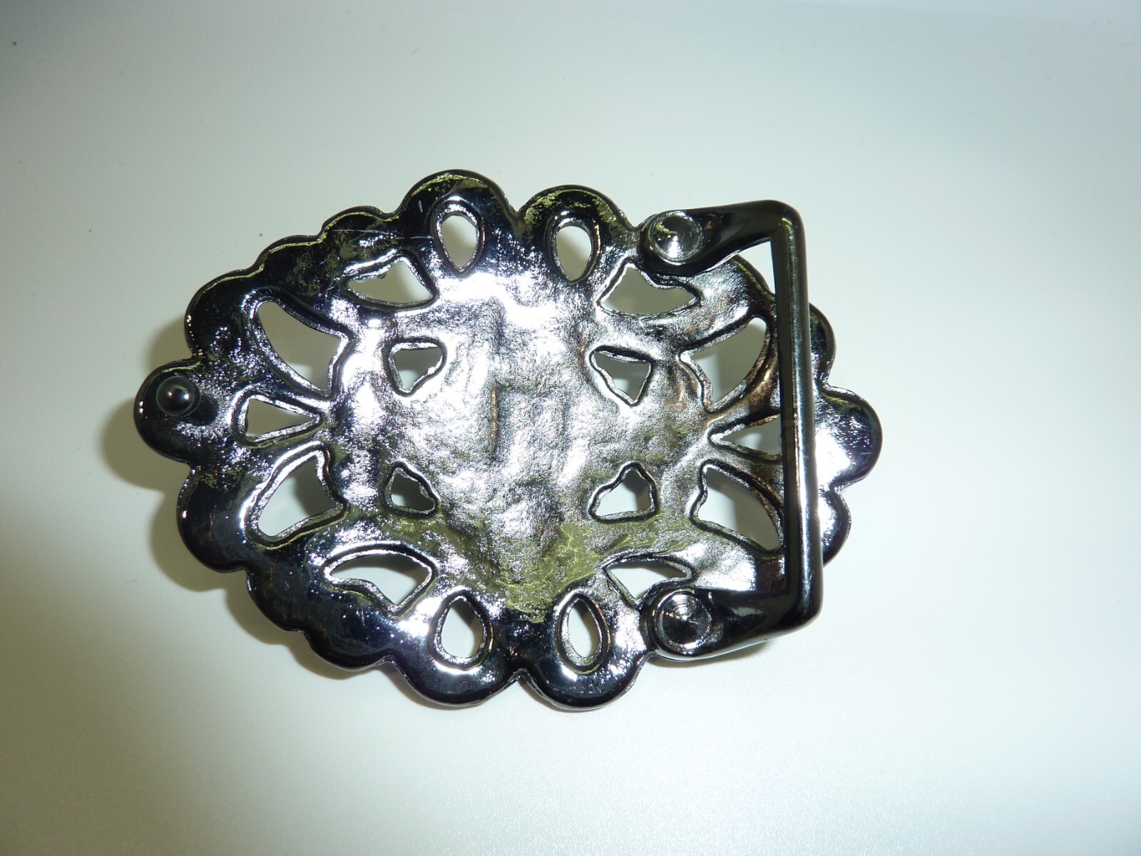 WESTERN OVAL FLORAL ENGRAVED RHINESTONE Belt Buckle 3.5 » X 2.5 »