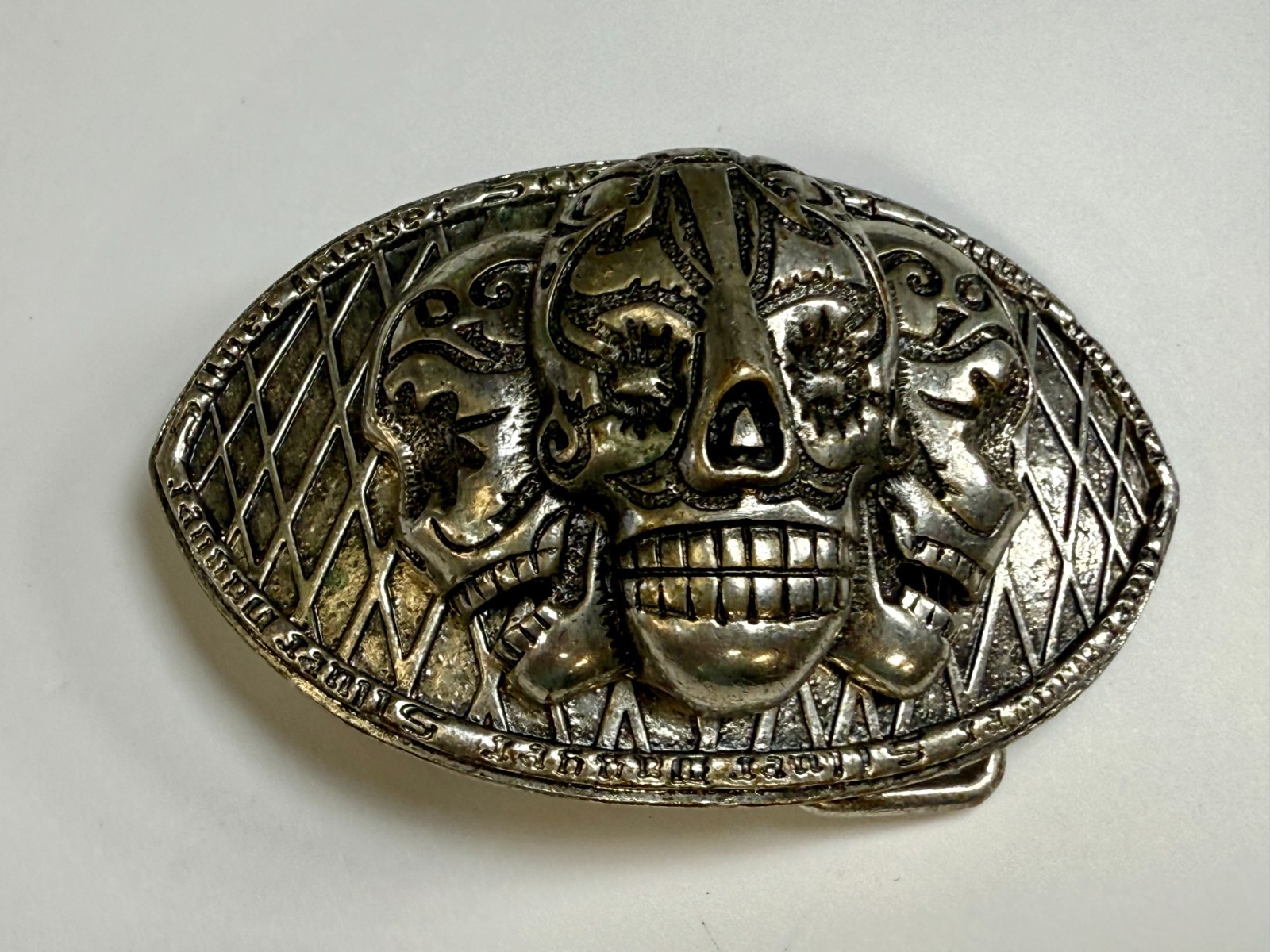 Three Sugar Skull Head Mexican Día de los Muertos Day of the Dead Belt Buckle