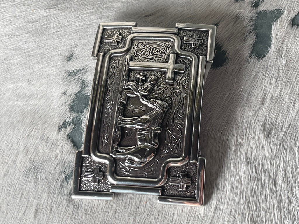 Nocona Mens Belt Buckle 3.5 x 2.5 in Cowboy Horse Cross Western Silver 1.5