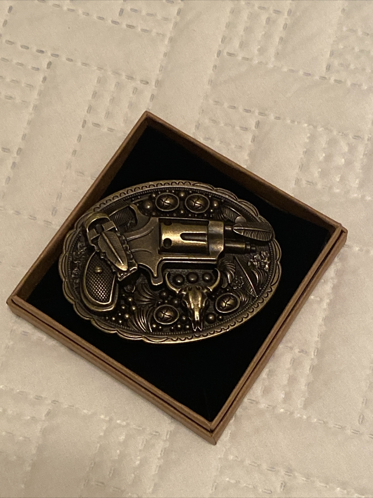 Unisex Cowboy Western Belt Buckle for Rodeo Style Retro Wear – Gun and Bull Head