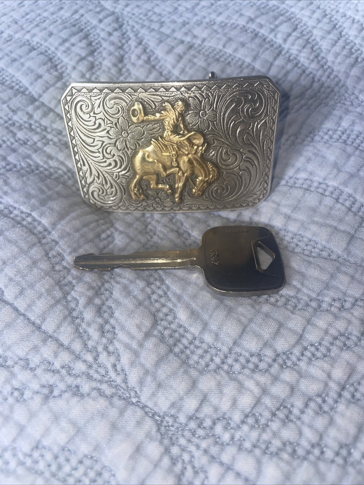 Western Gold/Silver Carved Flower Pattern Metal Belt Buckle