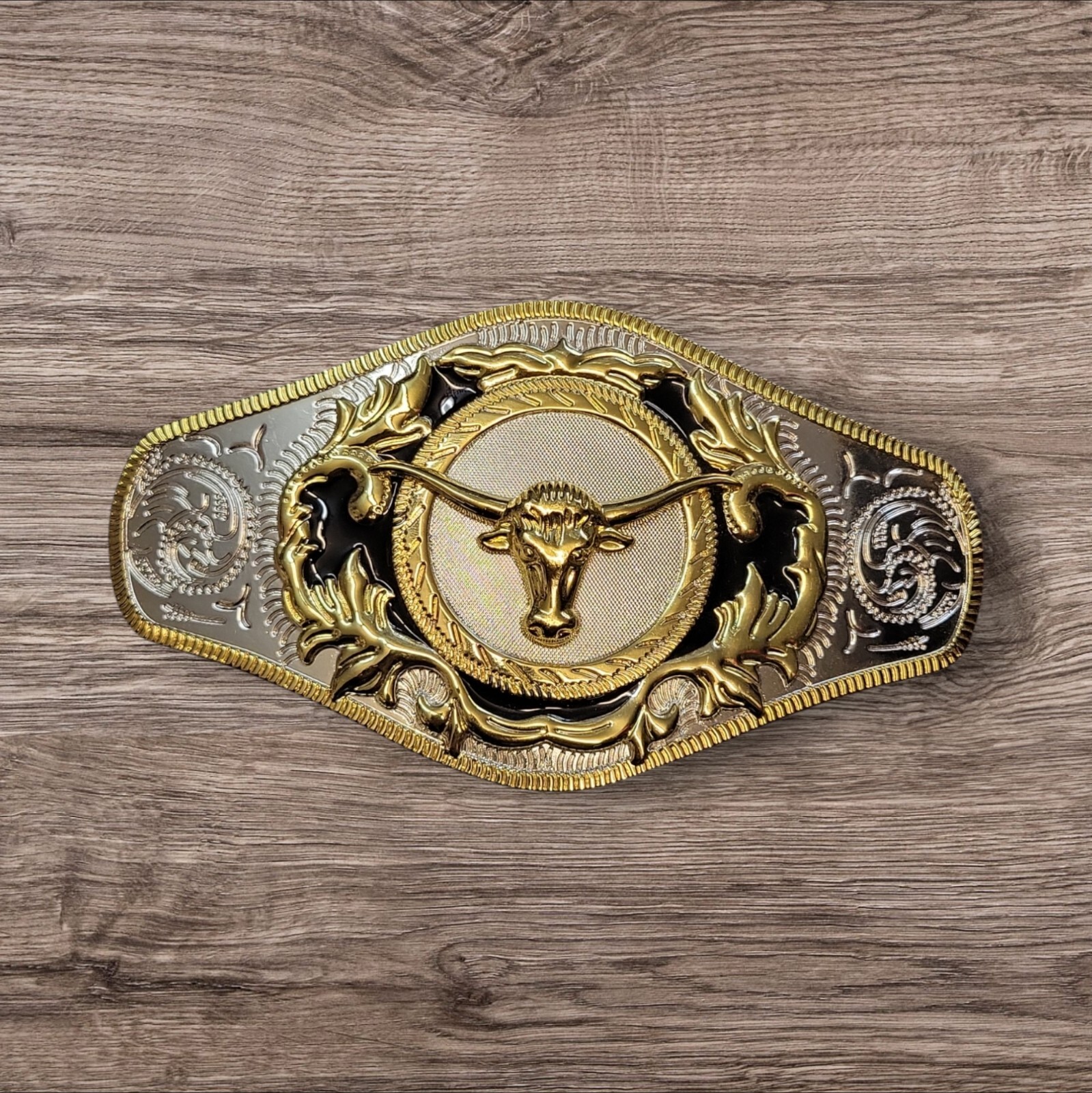 Cowboy/Charro Belt Buckle – Long Horn Bull Head 6.25&Prime;x3.25&Prime; Silver/Black/Gold