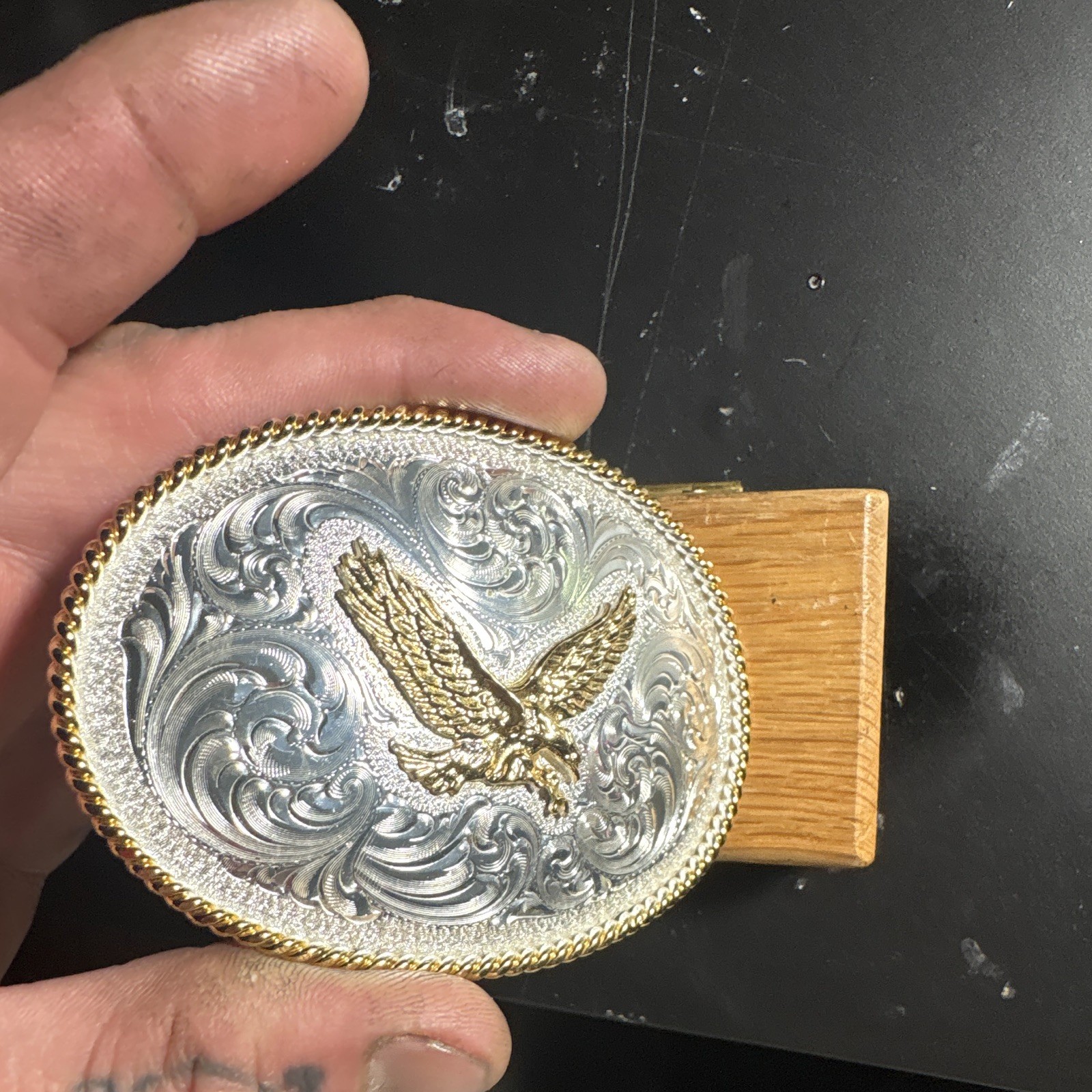 Montana Silversmiths Oval Silver-Plated Western Belt Buckle Gold Eagle 1.5&Prime;