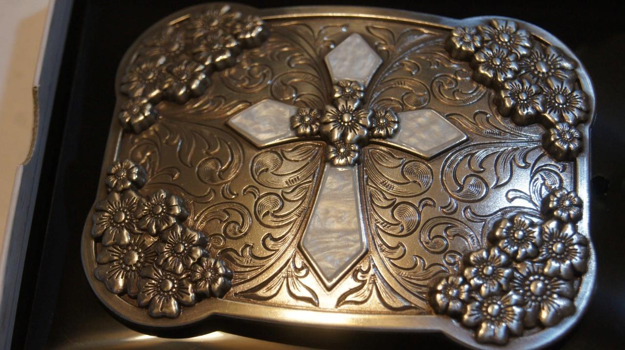 Blazin Roxx RECTANGLE FLORAL ACCENTS CROSS BELT BUCKLE 37928