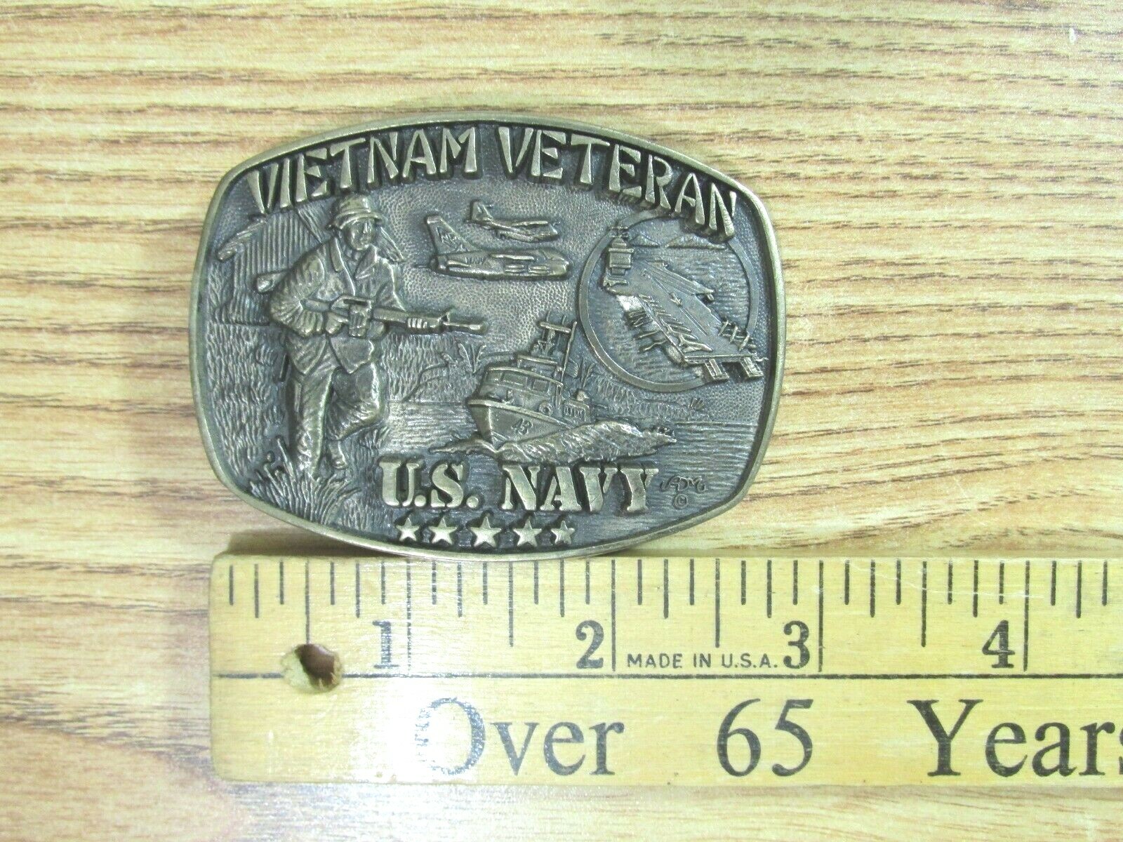FIRST EDITION VIETNAM VETERAN U.S. NAVY AWARD DESIGN METALS BELT BUCKLE NO 104