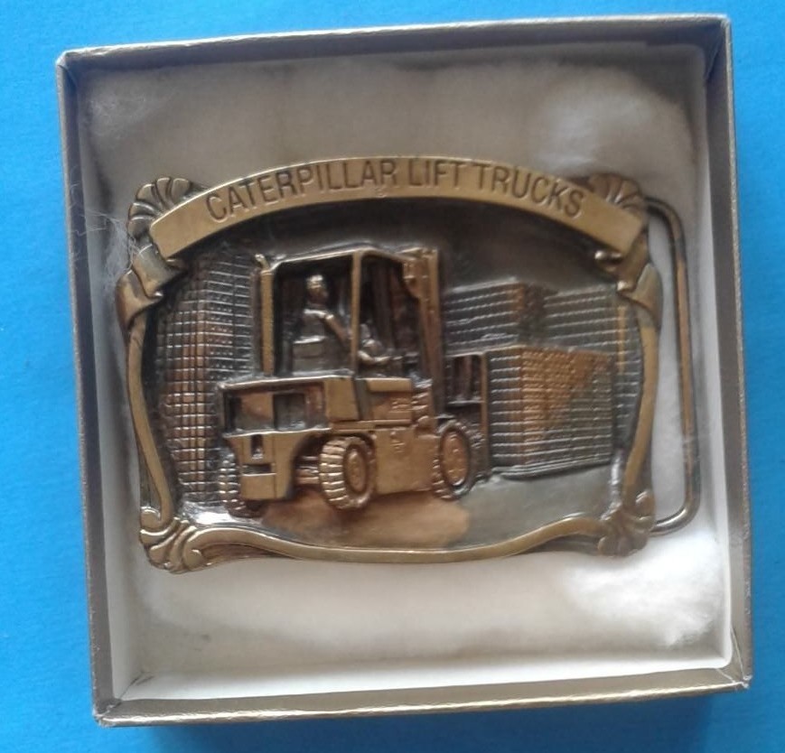 -RARE- Caterpillar Tractor Caterpillar Lift Trucks Vintage Belt Buckle NEW 1988